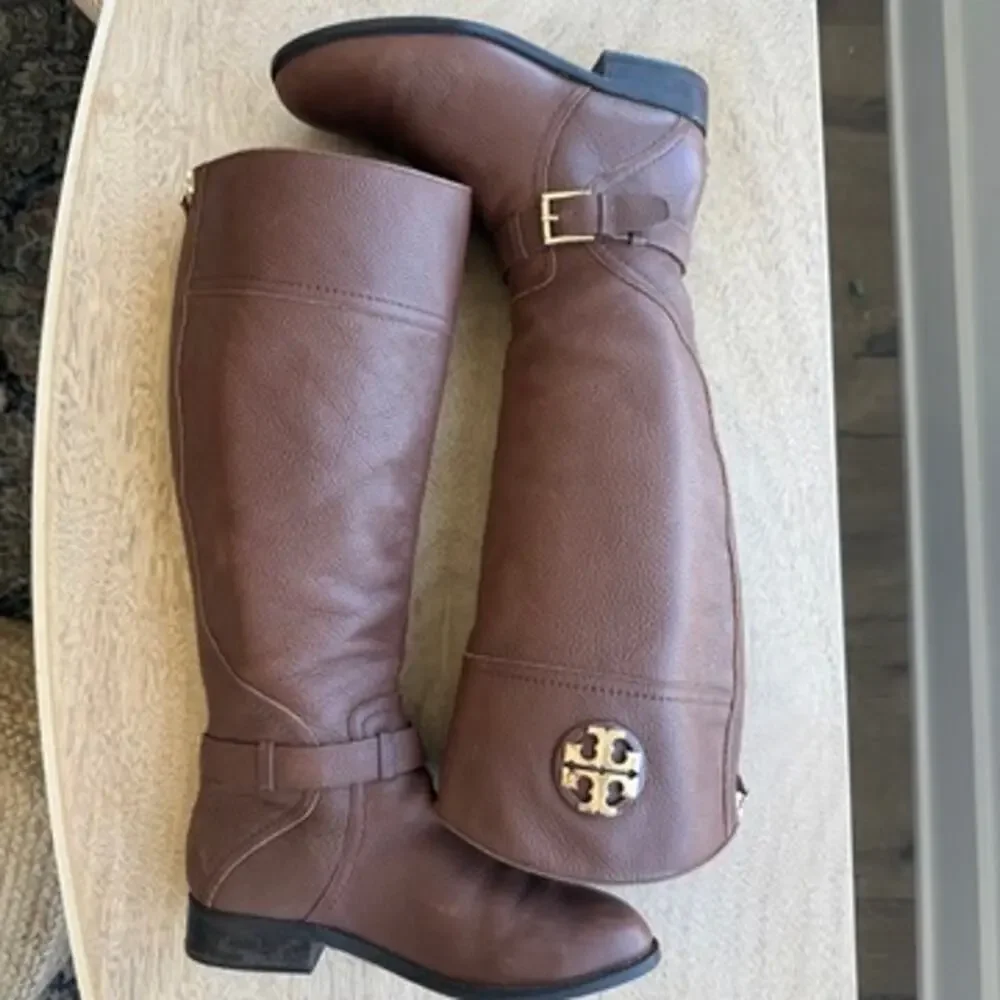 TORY BURCH Riding Boots Brown Leather Zip‎ Knee High Logo Buckle Women 7M